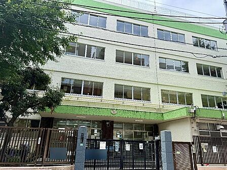 豊島区立朋有小学校まで約480m