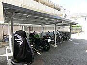屋根付きの駐輪場有