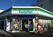 ファミリーマート東海大学駅前店（486m）