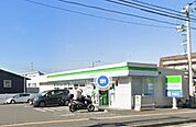 ファミリーマート（433m）