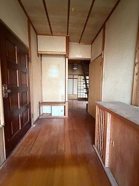 玄関を拡大表示