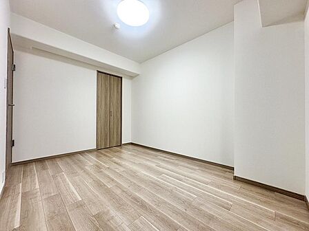 6.4帖のお部屋も落ち着いた空間で勉強や仕事が捗る静かなお部屋です♪