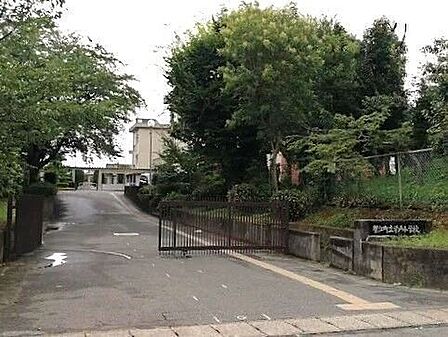 蟹江町立学戸小学校 900m