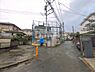 外観：前面道路を含めた現地写真です。