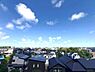 その他：バルコニーからの眺望です。明るい陽射しを浴びながらゆったりと過ごすのも良いですね。