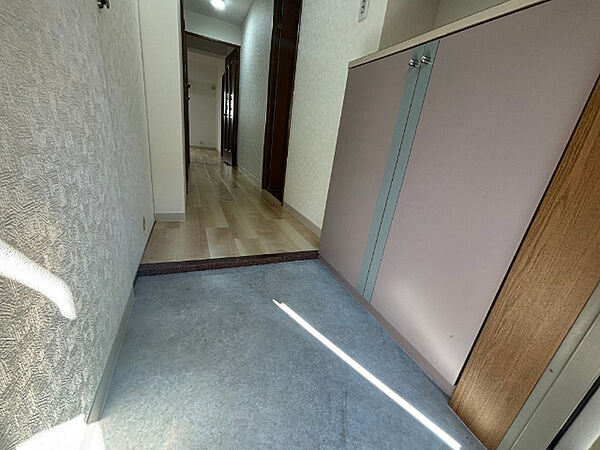 玄関を拡大表示