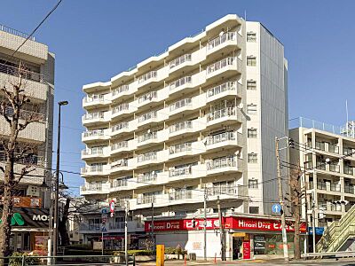 外観:場所によって暖かい日差しの入り方・見え方も違うお住まい。実際の日当たりや現地の雰囲気もご確認ください。 外観:場所によって暖かい日差しの入り方・見え方も違うお住まい。実際の日当たりや現地の雰囲気もご確認ください。