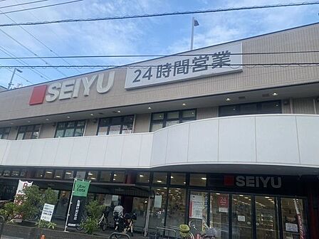 西友北綾瀬店 230m