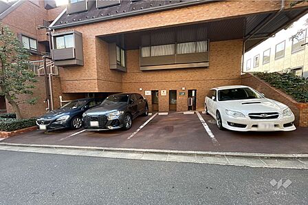 敷地内駐車場(屋外平面式)