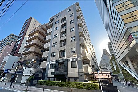 ライオンズマンション麻布十番南の外観(西側から)