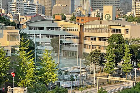 六本木中学校[公立]の外観