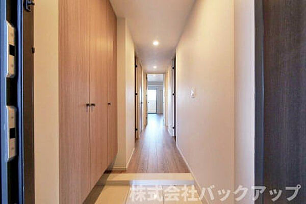 玄関を拡大表示
