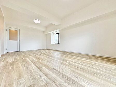 「木のぬくもり感じる優しい雰囲気のお部屋」落ち着いたカラーコーディネートの室内。インテリアやファブリックで、オーナー様好みのテイストデザインを取り入れて頂けます。