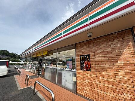 セブンイレブン馬橋弁天店 徒歩3分。 170m