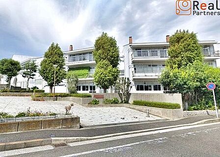 横浜市立本牧中学校 徒歩17分。 1310m