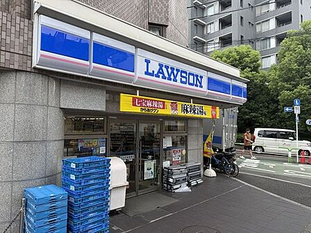 ローソン 北新宿一丁目店 60m