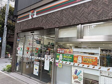 セブン-イレブン 北新宿1丁目店 390m