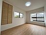室内：2面採光で陽当り良好です♪