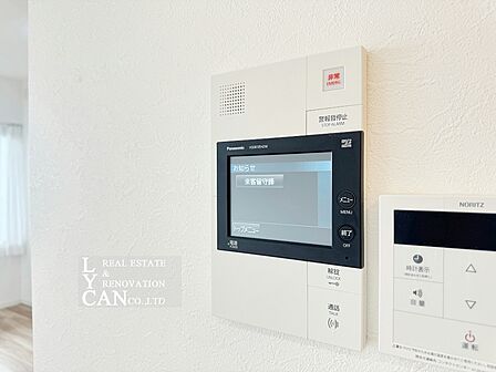 【設備】エントランスのオートロックと連動したTVモニター付きインターホン。留守中の訪問者も確認できる「録画機能（来客留守録）」付きで、セキュリティ面も安心です。