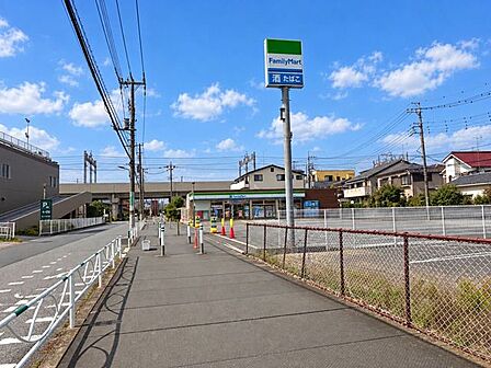 ファミリーマート 草加旭町2丁目店 870m