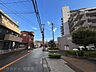 外観：前面道路含む現地写真