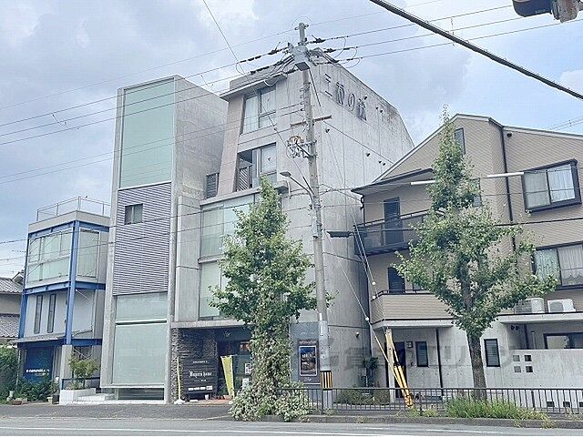 7 / 22