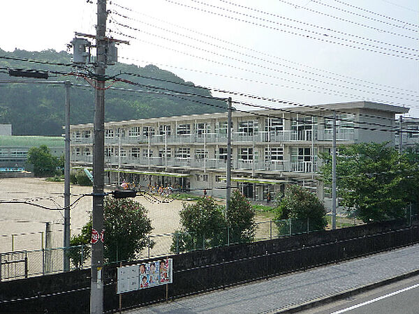 ヴィラメゾン312 ｜京都府八幡市八幡垣内山(賃貸アパート2K・2階・43.60㎡)の写真 その2