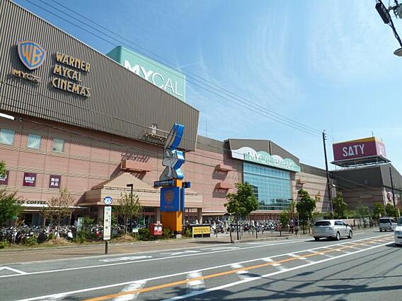 イオン茨木店　...