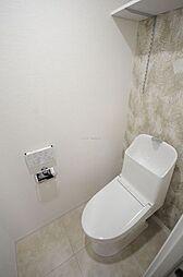 [トイレ] 清潔感があり、お肌への負担も軽減してくれるウォシュレット一体型トイレ。
