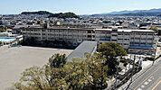 中山小学校児童数県内一〇校訓はやさしく　かしこく　つよく 1300m