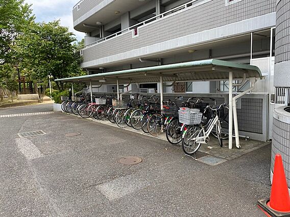 屋外駐輪場