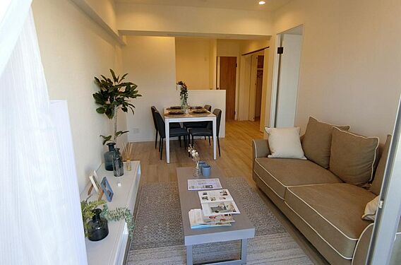 リビング/ダイ...