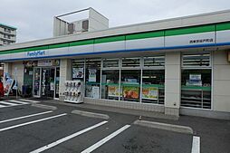 [周辺] ファミリーマート西東京谷戸町店 822m