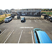 敷地内に駐車場をご用意しております