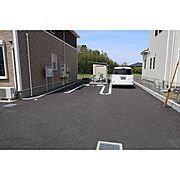 敷地内に駐車場をご用意しております
