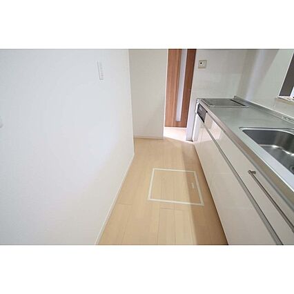 ホワイトコートB_内装_9