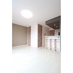 コーネル久方 202 2階1LDKのリビング/ダイニング