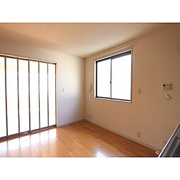 ジュネスメゾン 202 2階2DKのリビング/ダイニング