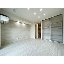 rekora 101 1階ワンルームのリビング/ダイニング