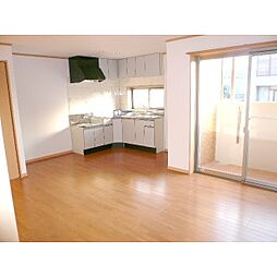 サザン・ウインド 101 1階2LDKのリビング/ダイニング