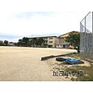 小学校「加茂小学校まで1400ｍ」加茂小学校