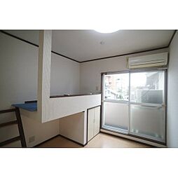 ツリービーマンション 201 2階ワンルームのリビング/ダイニング