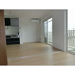 デカルト 305 3階1LDKのリビング/ダイニング