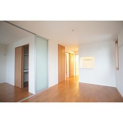 モン・リヴィエール 201 2階2LDKのリビング/ダイニング