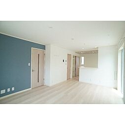 長田ヴィレッジ B 3LDKのリビング/ダイニング