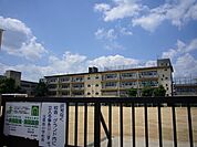 北豊島小学校 782m