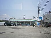 ファミリーマート池田住吉一丁目店 589m