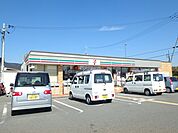 セブンイレブン箕面彩都南店 754m