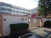 池田市立呉服小学校 901m