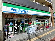 ファミリーマート淀川区役所前店 286m